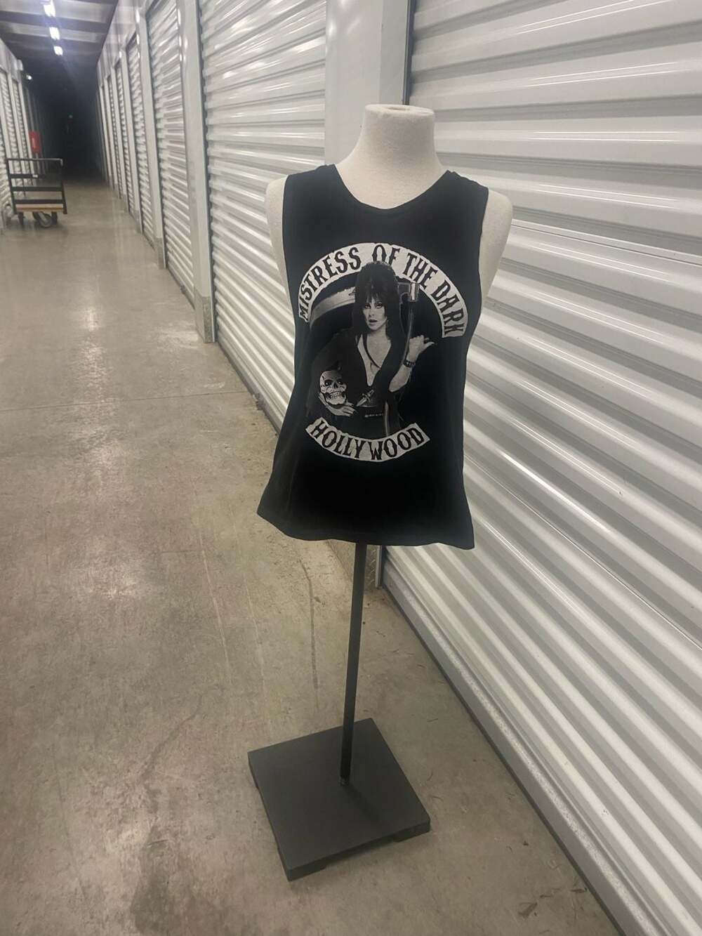 Kreepsville 666 Elvira Mistress of the Dark Hollywood Sleeveless Tank Top